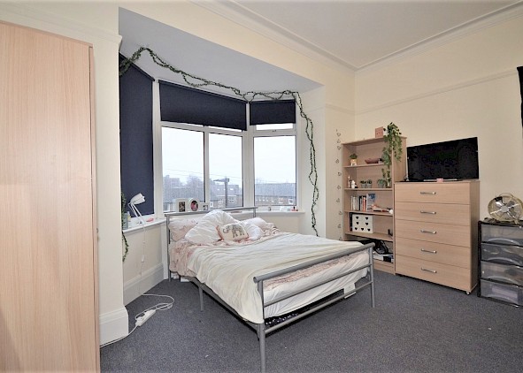 6, Clarke Dell, Botanical Gardens, Sheffield S10 2NR -